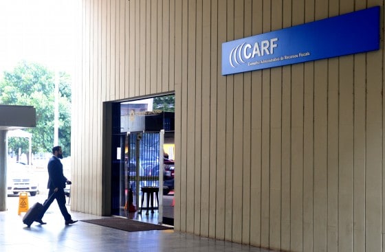 Leia mais sobre o artigo O IMPACTO DO FIM DO VOTO DE QUALIDADE NAS DECISÕES DO CARF